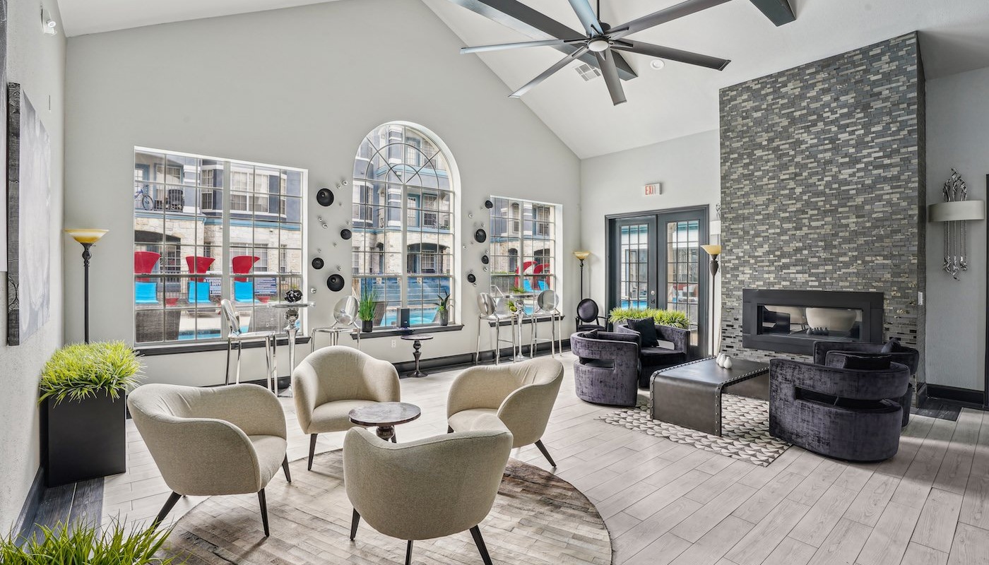 Large lobby with seating 