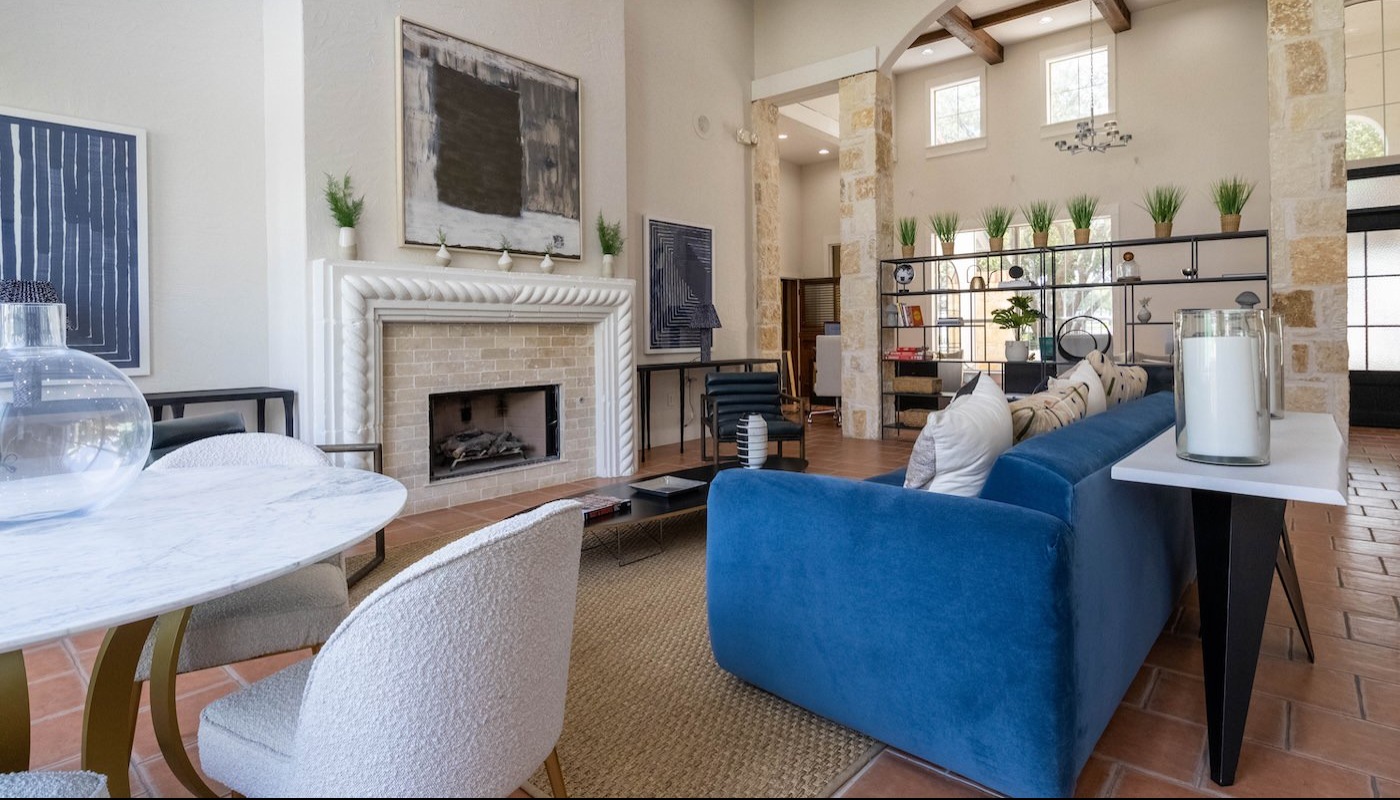 Large lobby with seating 